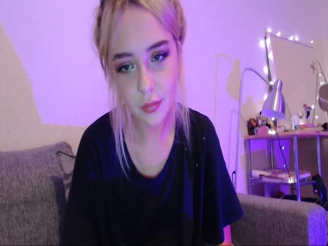 Hot Webcam Girl - Nikki Whatever 18 01 2019